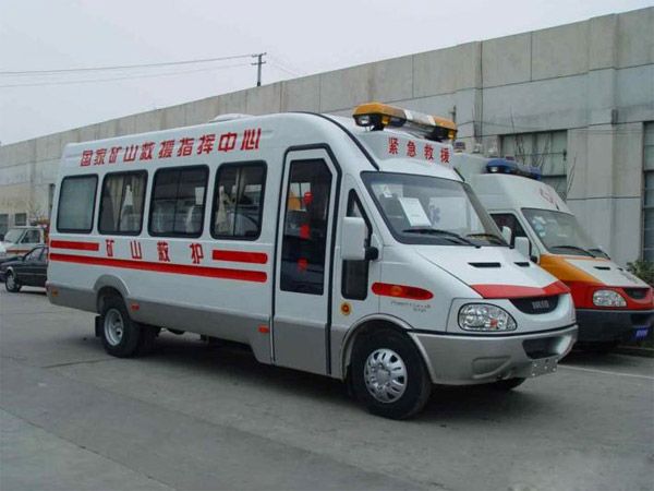 救護車生產(chǎn)廠家的發(fā)展趨勢如何？一篇文章告訴你。01
